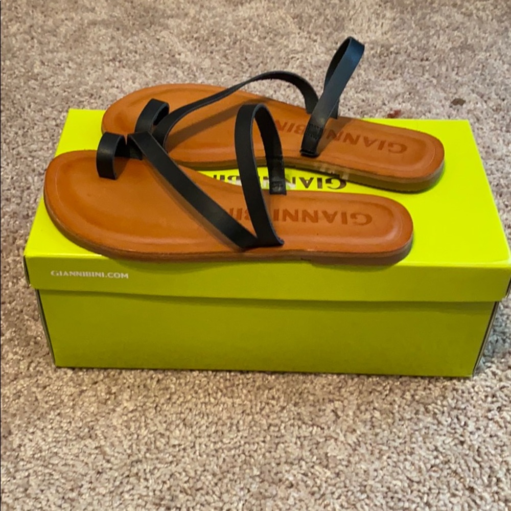 NEW IN BOX Gianni Bini sandals